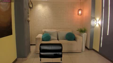 Snapshot of madisonkane chatting on 18, 10, 2025 Madison Kane online show from 18, 10, 2025