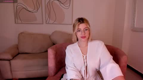 Snapshot of madisonkane chatting on 27, 10, 2025 Madison Kane online show from 27, 10, 2025