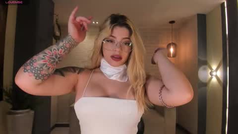 Snapshot of madisonkane chatting on 3, 12, 2025 Madison Kane online show from 3, 12, 2025