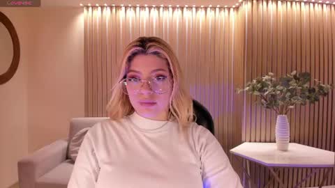 Snapshot of madisonkane chatting on 20, 6, 2026 Madison Kane online show from 20, 6, 2026