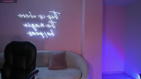 Snapshot of madisonkane chatting on 18, 7, 2026 Madison Kane online show from 18, 7, 2026