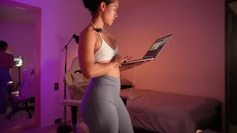 Snapshot of madisonlara chatting on 24, 6, 2026 madisonlara online show from 24, 6, 2026