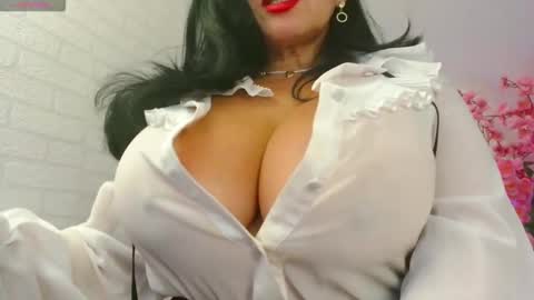 Leena online show from 4, 10, 2025