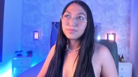 Snapshot of mady_roa chatting on 17, 7, 2026 Mady Roa online show from 17, 7, 2026