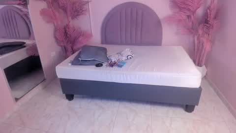 madyscarlett online show from 13, 10, 2025