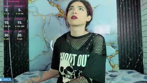 maevekuro online show from 13, 10, 2025