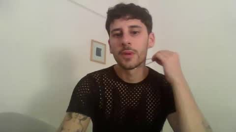 Snapshot of maggicboy29 chatting on 18, 12, 2025 maggicboy29 online show from 18, 12, 2025