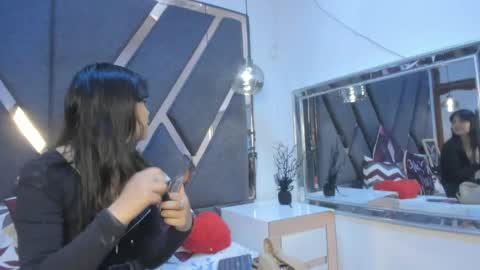 Snapshot of maggyx_69 chatting on 25, 5, 2026 Kimy online show from 25, 5, 2026