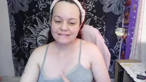 Snapshot of magic_clairewitch chatting on 29, 5, 2026 Claire online show from 29, 5, 2026