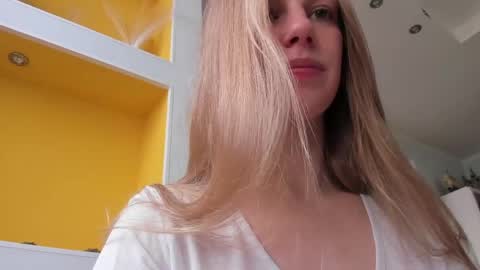 Snapshot of magic_couple13 chatting on 13, 5, 2026 Alice online show from 13, 5, 2026