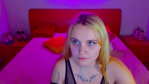 Lili and Bella online show from 27, 12, 2024