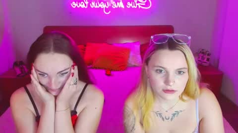 Lili and Bella online show from 19, 2, 2025
