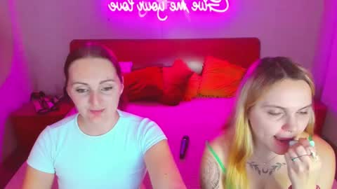 Lili and Bella online show from 2, 3, 2025
