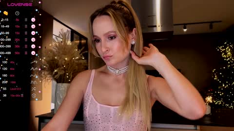 Snapshot of magicpeaach chatting on 14, 1, 2025 magicpeaach online show from 14, 1, 2025