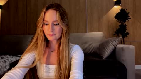 Snapshot of magicpeaach chatting on 6, 2, 2025 magicpeaach online show from 6, 2, 2025