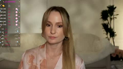 Snapshot of magicpeaach chatting on 3, 3, 2025 magicpeaach online show from 3, 3, 2025