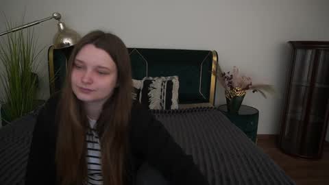Snapshot of magicpeachhs chatting on 1, 6, 2026 Emily online show from 1, 6, 2026