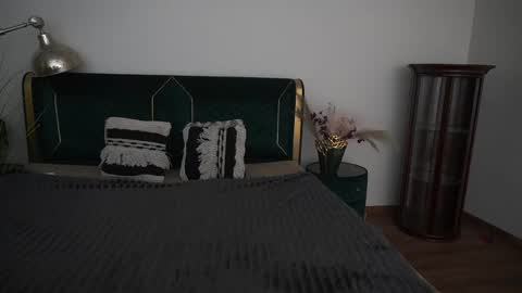 Snapshot of magicpeachhs chatting on 1, 6, 2026 Emily online show from 1, 6, 2026