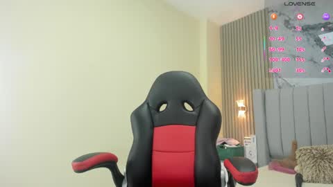 Snapshot of magievans1 chatting on 8, 5, 2026 magievans1 online show from 8, 5, 2026