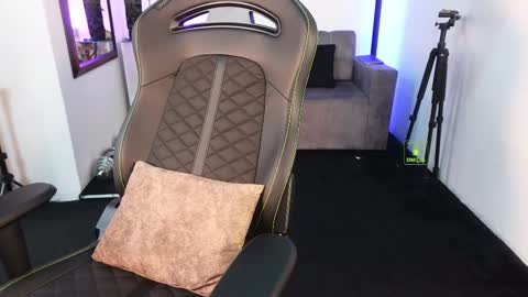 If you want me to use the Lovense please let me know  --    online show from 8, 2, 2026