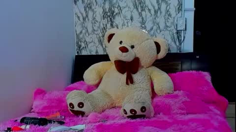 Maia Bronce online show from 18, 4, 2026