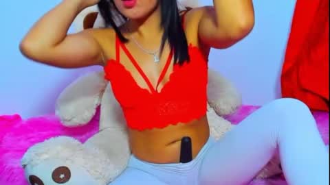 Maia Bronce online show from 19, 7, 2026