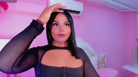 Snapshot of maia_hotts chatting on 21, 4, 2026 CamiiGarcia online show from 21, 4, 2026
