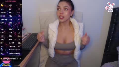 Snapshot of maiaa_evans chatting on 4, 12, 2024 t online show from 4, 12, 2024