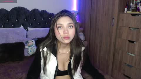 Snapshot of maiaa_evans chatting on 23, 12, 2024 t online show from 23, 12, 2024