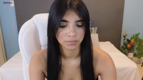 Maiaa Ruiz  online show from 12, 12, 2024