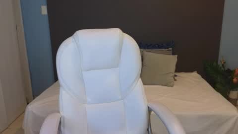 Maiaa Ruiz  online show from 25, 1, 2025