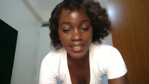 Snapshot of maicymiranda chatting on 23, 12, 2024 TO MY GOOD SUPPORTERS KINDLY MAKE MY WISHES COME TRUE I LOVE YOU ALL I AM UNWELL BUT I WILL BE BACK SOON online show from 23, 12, 2024