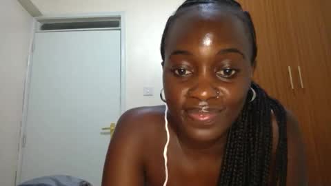 Snapshot of maicymiranda chatting on 24, 1, 2025 TO MY GOOD SUPPORTERS KINDLY MAKE MY WISHES COME TRUE I LOVE YOU ALL I AM UNWELL BUT I WILL BE BACK SOON online show from 24, 1, 2025