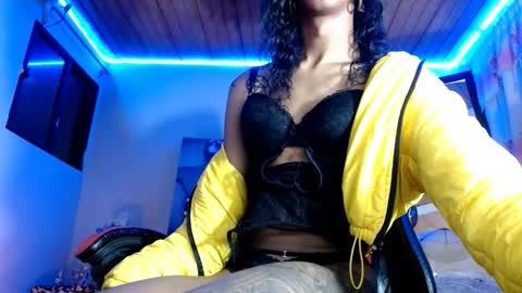 Bella Maidi online show from 19, 9, 2025