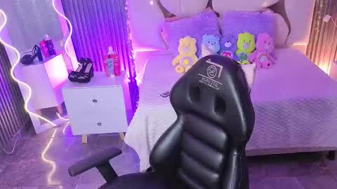 Snapshot of maiily_tay chatting on 7, 1, 2026 maiily_tay online show from 7, 1, 2026