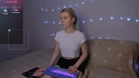 Snapshot of mailin_harrington chatting on 2, 6, 2026 Your kitty online show from 2, 6, 2026