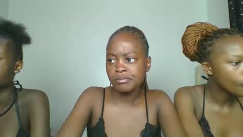 Snapshot of maira_luv1 chatting on 7, 1, 2026 maira luv1 online show from 7, 1, 2026