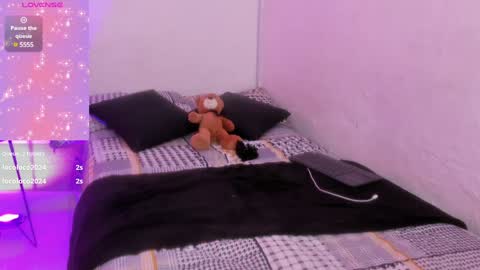 Snapshot of maithe_ferrer chatting on 12, 12, 2024 MAITHEFERRER online show from 12, 12, 2024