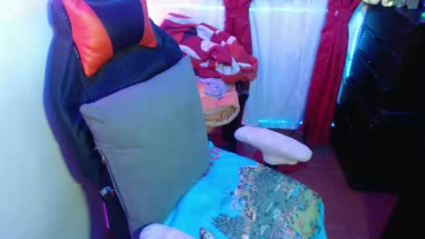 Hello friends Im on another account    online show from 9, 2, 2025