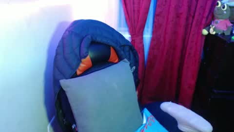 Hello friends Im on another account    online show from 13, 2, 2025