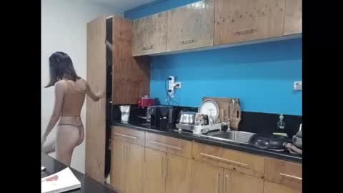 Snapshot of majesty0928 chatting on 27, 10, 2025 Thank you guys Hope to see you again on my next online online show from 27, 10, 2025