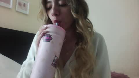 majo_gomezz online show from 28, 2, 2026