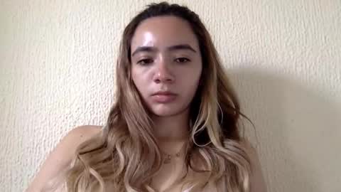 Snapshot of majo_gomezz chatting on 4, 6, 2026 majo_gomezz online show from 4, 6, 2026