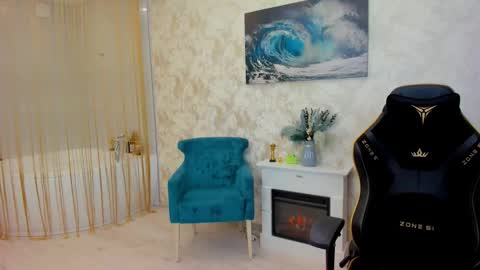 Chloe online show from 10, 10, 2025