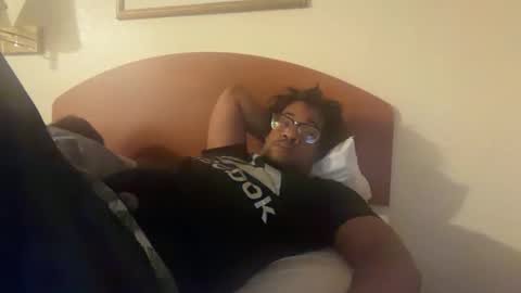 makemenutinmywifewhilewefuck online show from 27, 4, 2026