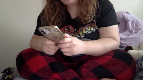 Snapshot of makemesquirt06 chatting on 21, 9, 2025 makemesquirt06 online show from 21, 9, 2025