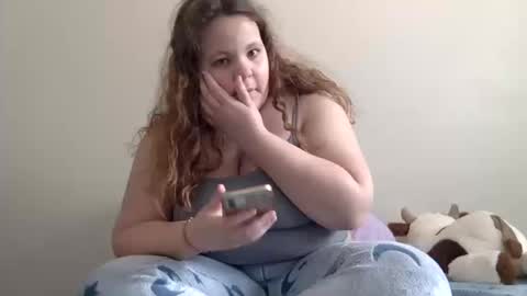 Snapshot of makemesquirt06 chatting on 15, 10, 2025 makemesquirt06 online show from 15, 10, 2025