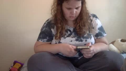 Snapshot of makemesquirt06 chatting on 25, 10, 2025 makemesquirt06 online show from 25, 10, 2025