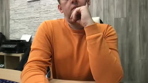 Snapshot of maks199402 chatting on 19, 12, 2025 maksoffice online show from 19, 12, 2025