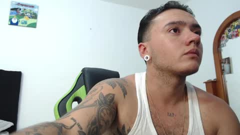 Snapshot of male_pussy chatting on 28, 5, 2026 ADAM online show from 28, 5, 2026